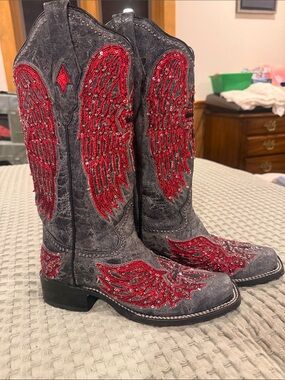 Corral Gray Lace-Up Western Boots with Red Wing Embroidery